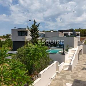 DIKLO - Luksuzna vila s bazenom i panoramskim pogledom - 453m2