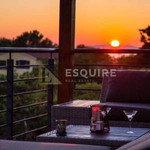DIKLO - Vila s bazenom i panoramskim pogledom na more  i otoke - 200m2