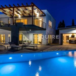 DIKLO - Vila s bazenom i panoramskim pogledom na more  i otoke - 200m2