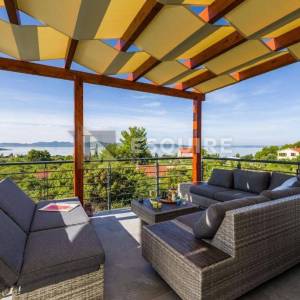 DIKLO - Vila s bazenom i panoramskim pogledom na more  i otoke - 200m2