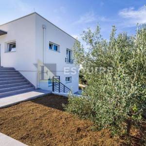 DIKLO - Vila s bazenom i panoramskim pogledom na more  i otoke - 200m2