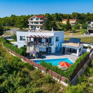 DIKLO - Vila s bazenom i panoramskim pogledom na more  i otoke - 200m2