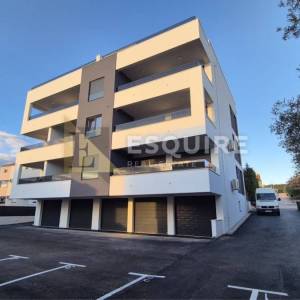 DIKLOVAC - Luksuzan trosoban penthouse, garaža - 155m2