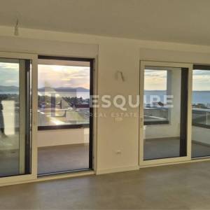 DIKLOVAC - Luksuzan trosoban penthouse, garaža - 155m2