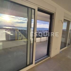 DIKLOVAC - Luksuzan trosoban penthouse, garaža - 155m2