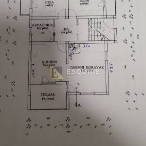 DONJA JAGODNJA - Apartmanska kuća s bazenom - 540m2