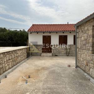 DONJA JAGODNJA - Apartmanska kuća s bazenom - 540m2