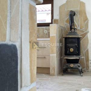 DONJA JAGODNJA - Apartmanska kuća s bazenom - 540m2