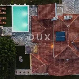 Dubrava kod Šibenika, samostojeća kuća, 282 m² s bazenom