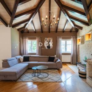 Dubrava kod Šibenika, samostojeća kuća, 282 m² s bazenom