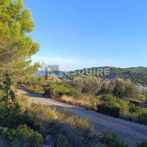 DUGI OTOK - ZAGLAV - Građevinsko zemljište od 1360m2!