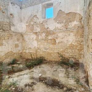 DVIJE KAMENE KUĆE VISOKOG POTENCIJALA NA MIRNOJ LOKACIJI