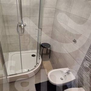 DVOETAŽNI NOVOUREĐENI STAN SA POGLEDOM NA MORE