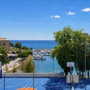 Dvoetažni stan uz samu plažu – Pješčana Uvala