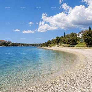 Dvoetažni stan uz samu plažu – Pješčana Uvala