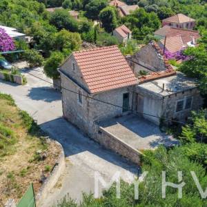 Dvojna Kamena kuća u vrbanju