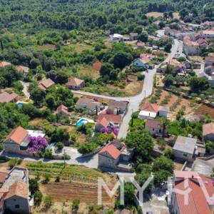 Dvojna Kamena kuća u vrbanju