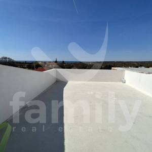 DVOJNA KUĆA S BAZENIMA I POGLEDOM NA MORE