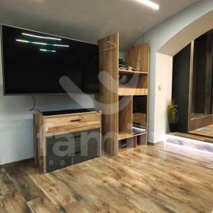 EKSKLUZIVNA PRODAJA ATRAKTIVNOG APARTMANA NA TOP LOKACIJI