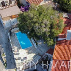 Ekskluzivna villa s bazenom u idiličnom Ivan Dolcu