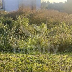 EKSKLUZIVNO GRAĐEVINSKO ZEMLJIŠTE SA GRAĐEVINSKOM DOZVOLOM