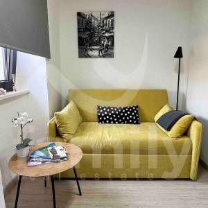 EKSKLUZIVNO NOVOUREĐENA KAMENA KUĆA SA DVA APARTMANA