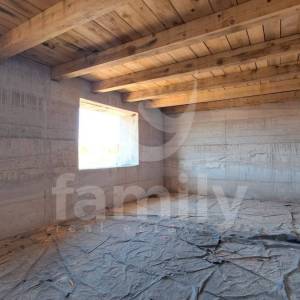 EKSKLUZIVNO ODLIČNA KUĆA U FAZI RENOVACIJE
