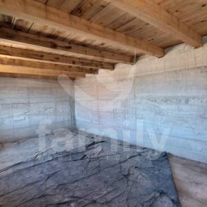 EKSKLUZIVNO ODLIČNA KUĆA U FAZI RENOVACIJE