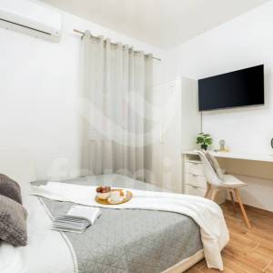 EKSKLUZIVNO VISOKOKVALITETNO NOVOIZGRAĐENA VILA S ČETIRI SPAVAĆE SOBE I BAZENOM