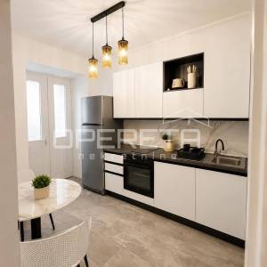 Eksluzivan najam - moderno uređen i namješten stan (50m2 )u samom centru grada