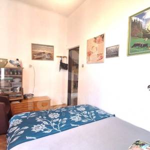 EKSLUZIVNA PRODAJA DVA STANA SA POGLEDOM NA MORE NA ODLIČNOJ LOKACIJI