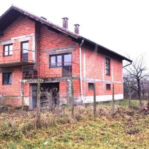 EKSLUZIVNO PRODAJA PROSTRANE OBITELJSKE KUĆE U VISOKOM ROH BAU