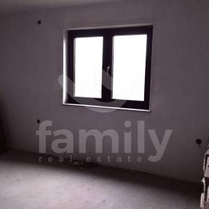 EKSLUZIVNO PRODAJA PROSTRANE OBITELJSKE KUĆE U VISOKOM ROH BAU