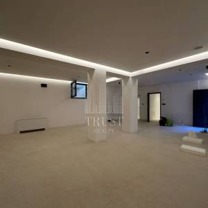 Elitni apartman u prizemlju s privatnom konobom u gradu Krku