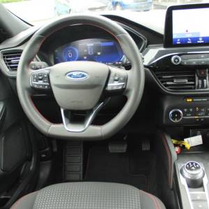 Ford Kuga 2.0 TDCi AUTOMATIK ST Line *NAVIGACIJA, KAMERA, HEAD-UP*