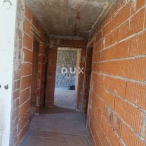 GORSKI KOTAR, MRKOPALJ - Kuća s građevinskom dozvolom za rekonstrukciju