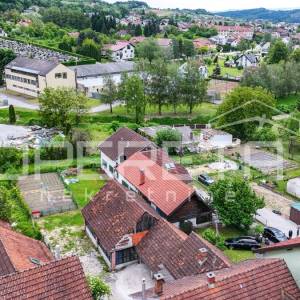 Građevinska parcela u centru Pregrade, 1538m2 s idejnim prijedlogom za gradnju s