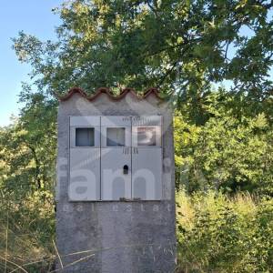GRAĐEVINSKO ZEMLJIŠTE SA PROJEKTOM NA MIRNOJ LOKACIJI