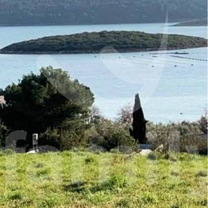 GRAĐEVINSKO ZEMLJIŠTE SA ZAPANJUJUĆIM POGLEDOM NA MORE