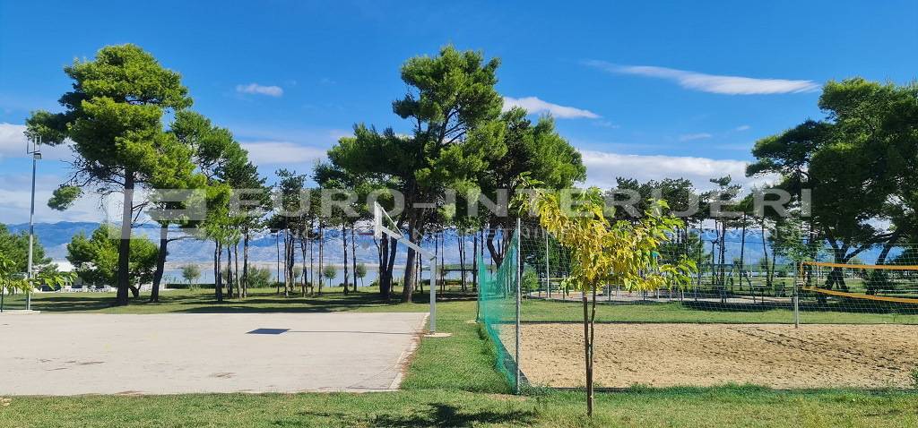 Građevinsko zemljište Sabunike, neposredno uz more pov. 1.091 m²