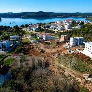 GRAĐEVINSKO ZEMLJIŠTE UZ MORE - SPREMNO ZA INVESTICIJU