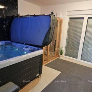 Grimalda, Luksuzna vila s bazenom i wellnessom