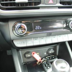 Hyundai Kona 1.6 Hybrid AUTOMATIK *HEAD-UP, NAVIGACIJA, KAMERA*