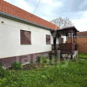 IMANJE U OLJASIMA S DESTILERIJOM I KUĆOM