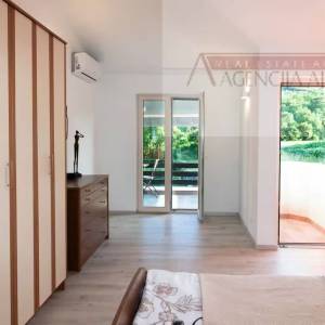 Imotski kuća za odmor 187 m2 + bazen + pomoćni objekti - novo u ponudi