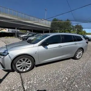 INSIGNIA SPORTS TOURER 1.5 Turbo D Business Elegance AUTOMATIK
