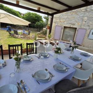 Istra, Krnica, apartmanska kamena kuća, 175 m²