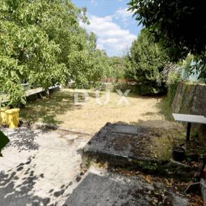 ISTRA, LABIN – Kuća na dvije etaže s vrtom
