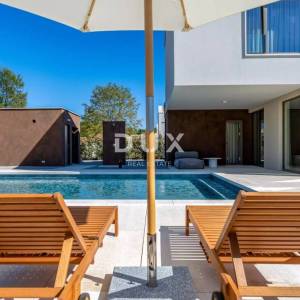 ISTRA, LABIN - Kuća s bazenom na prostranoj okućnici