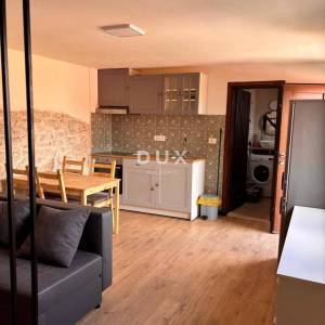 ISTRA, LABIN - Renovirana kamena kuća s dvije stambene jedinice